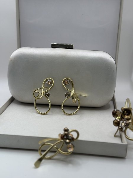 Random gold accessories