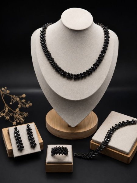 Obsidian queen collection