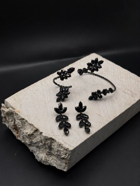Black orchid set