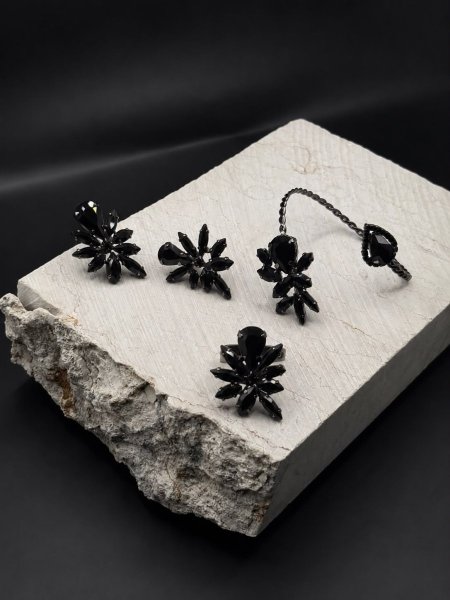 The black tiara